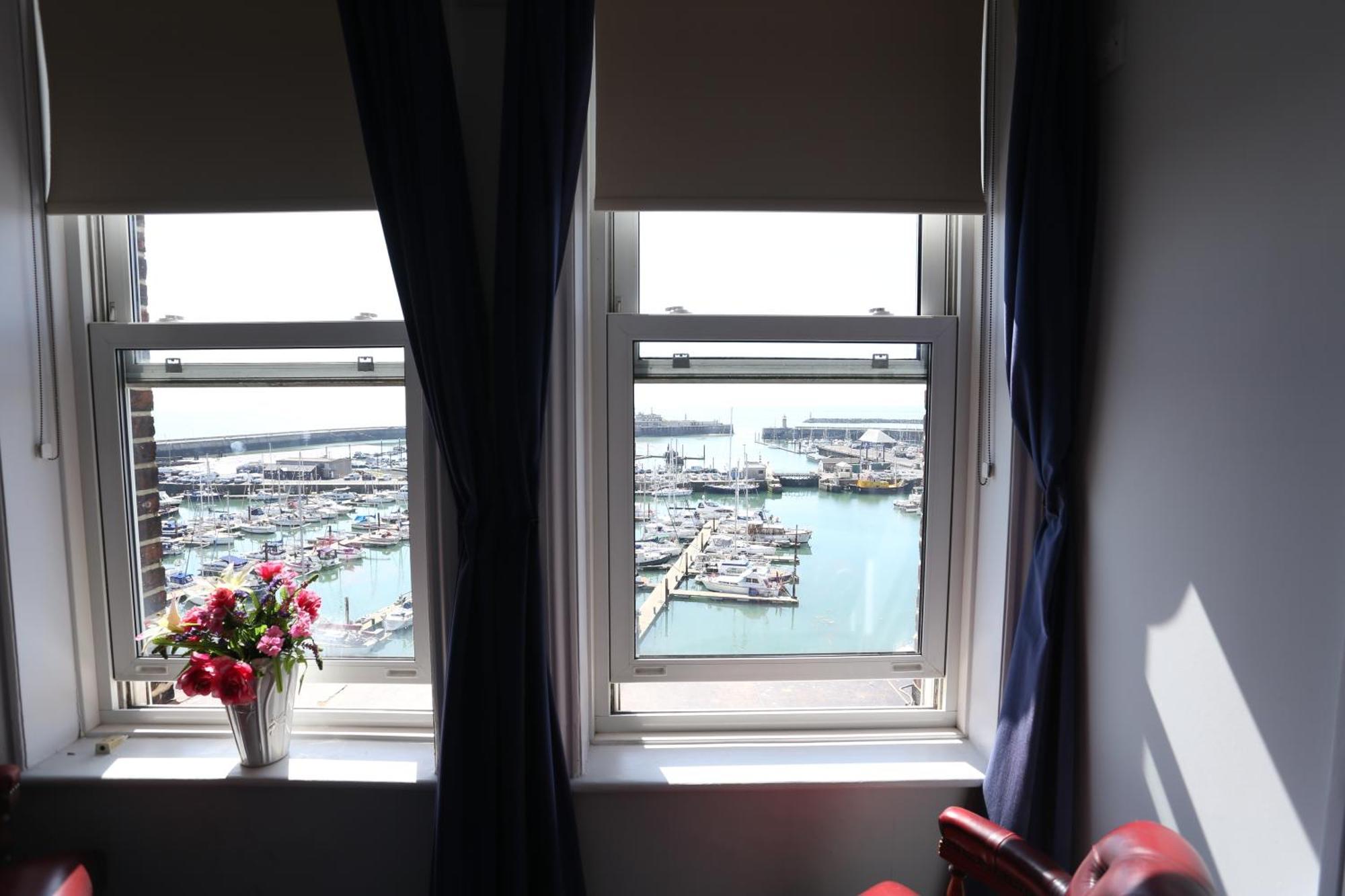 ホテル Royal Temple Yacht Club ラムズゲート エクステリア 写真